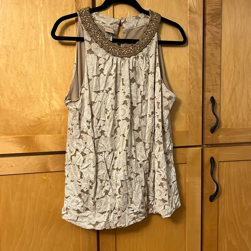 Covington beige tank with beaded collar detailing size XL NWT